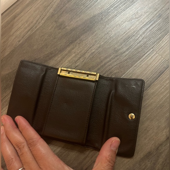 LV Damier Ebene Multicles 6 Key Holder - Picture 3 of 7